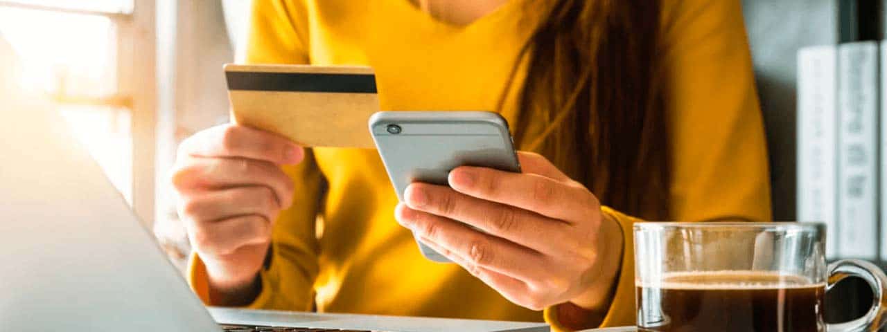 STUDIO FIVE - Advantages of Mobile Commerce