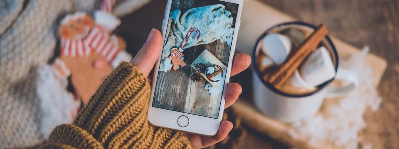 STUDIO FIVE - Engage with Christmas shoppers on social media to boost your e-commerce business for Christmas.