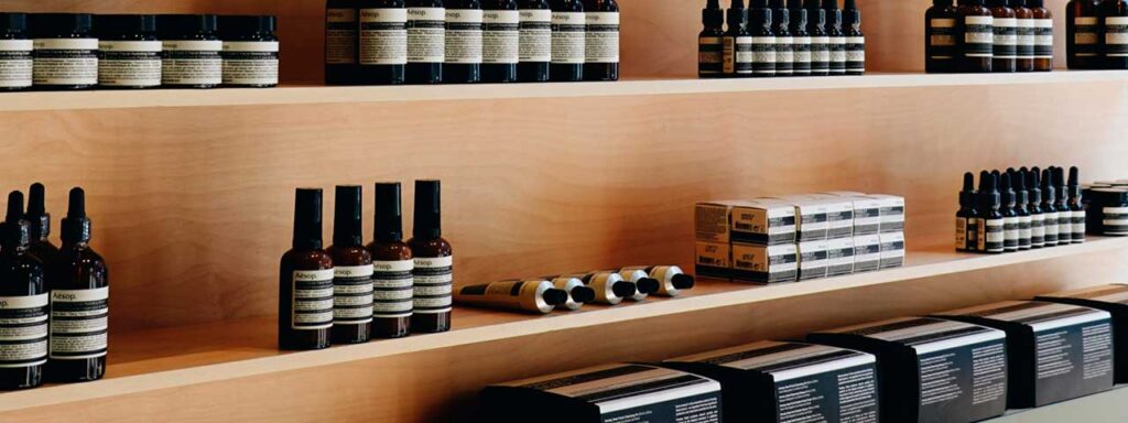 STUDIO FIVE - Writing compelling product descriptions that sell: Don't use manufacturers descriptions