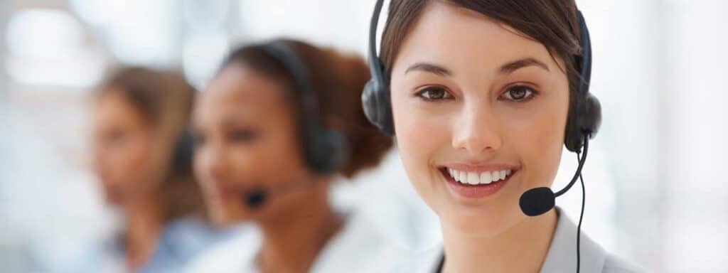 STUDIO FIVE - E-Commerce Spring Cleaning Tips: Customer service representatives wearing headsets.